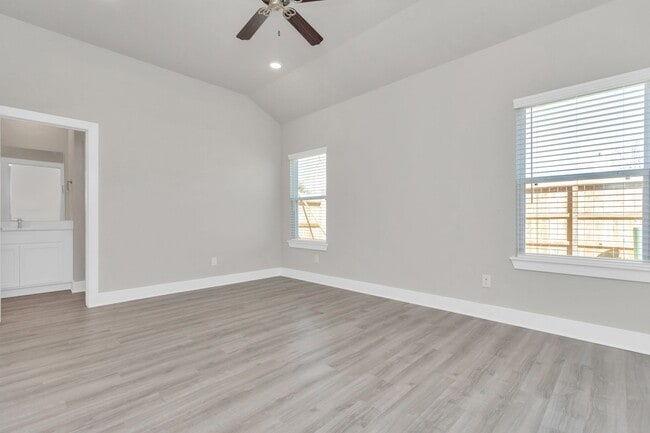 Building Photo - 7310 Coconut Bay Dr