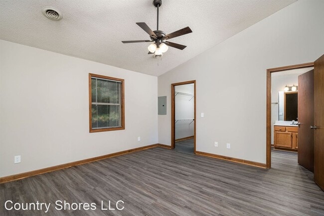 Building Photo - 1 br, 1 bath Apartment - Country Shores Ap...