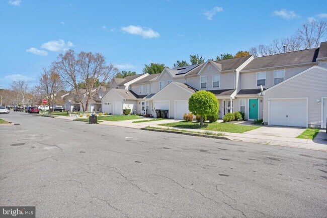 Building Photo - 16 High Meadows Dr