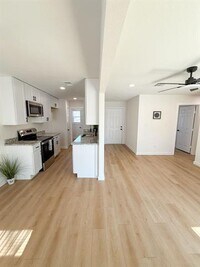 Building Photo - 308 E Bourn St