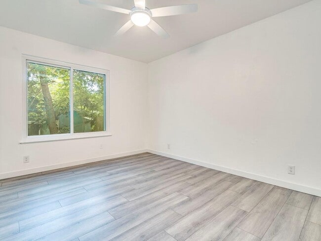 Building Photo - 1607 Valleyridge Dr