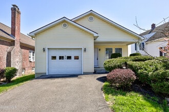 Building Photo - 75 Edgecomb St