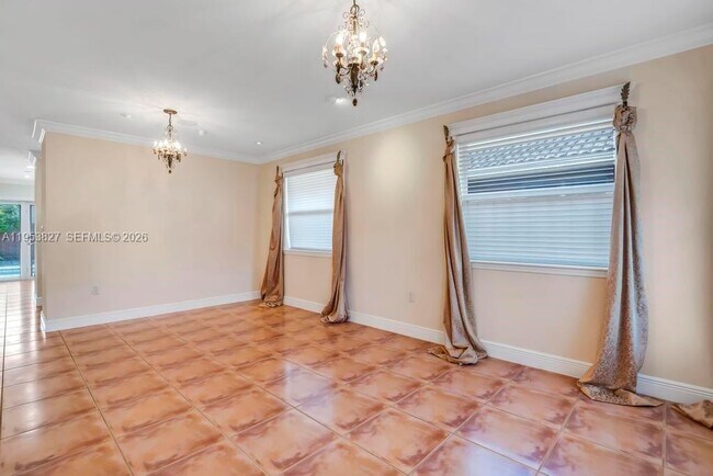 Building Photo - 4370 SW 82nd Ave