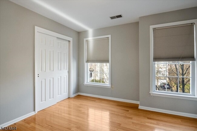 Building Photo - 145 Arrowgate Dr