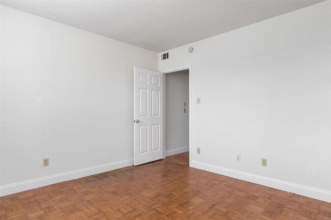 Bedroom - 5301 Virginia Ave