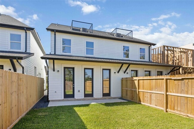 Building Photo - 5117 Briscoe St