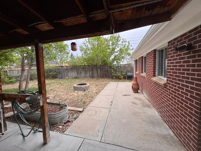 Building Photo - 10859 Murray Dr