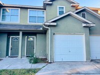 Building Photo - Move-In Special! 3-Bed, 2.5-Bath Townhouse...