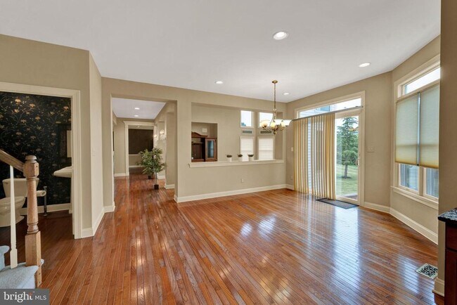 Building Photo - 19 Meadowlark Dr