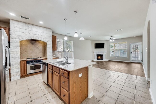 Building Photo - 203 Arrowhead Trail