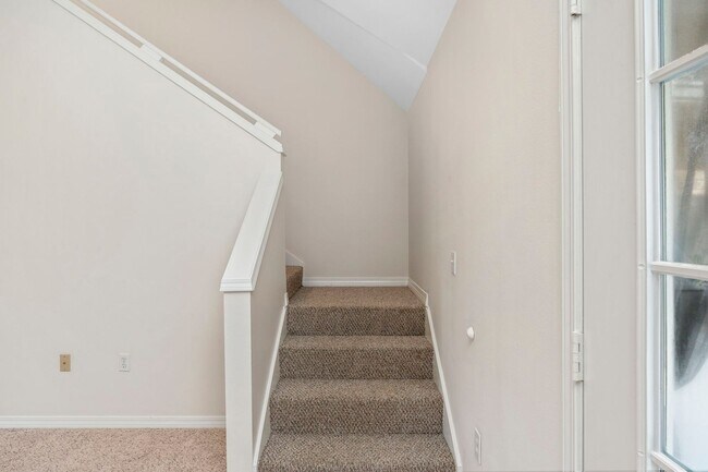 Building Photo - Updated 3BR in Bluewater Bay!!