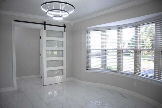 Building Photo - 10203 Huntington Way Dr