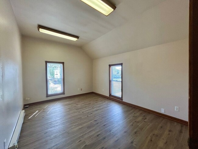 Building Photo - 1633 Peck St