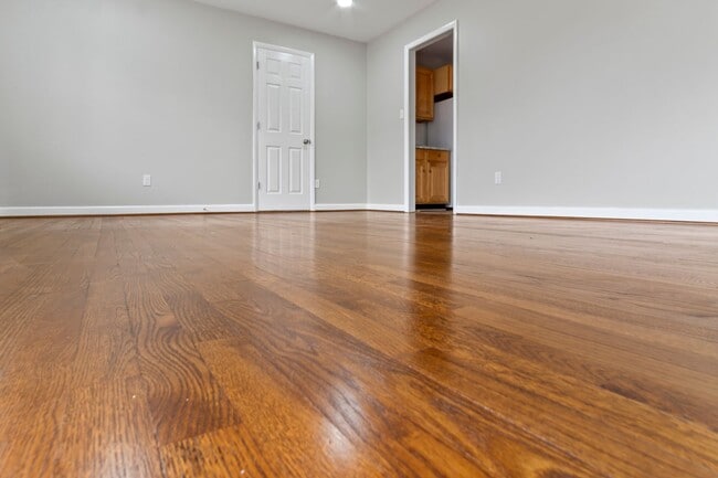 Building Photo - Williamsburg VA 3BR Rental – Updated Home with Granite Kitchen, Bonus Room & Fenced Backyard