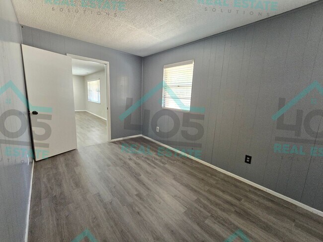 Building Photo - MWC Rental 3 Bed