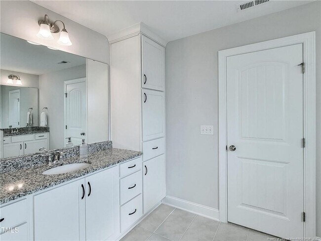 Building Photo - 542 Glenwyck Ct