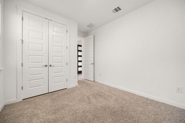 Building Photo - 904 Balsora Cv