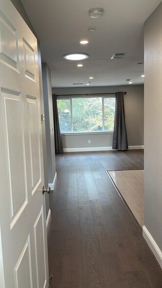 entry to unit - 2231 Whitman Way