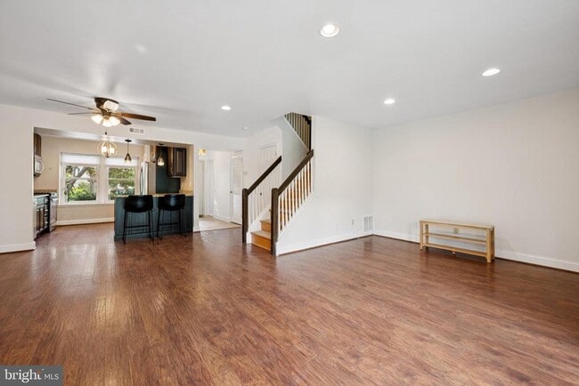 Building Photo - 5806 Red Haven Dr