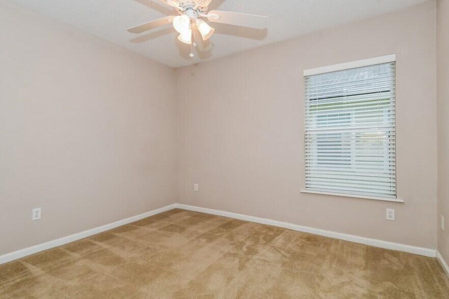 Building Photo - 948 Collinswood Dr