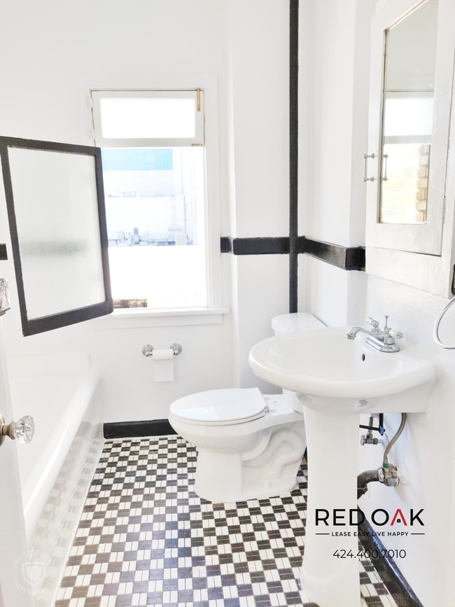 Building Photo - Armor Arms