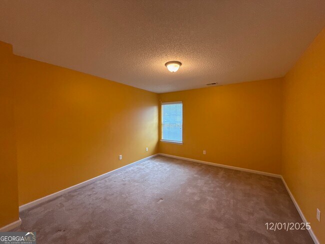 Building Photo - 460 Camella Cir