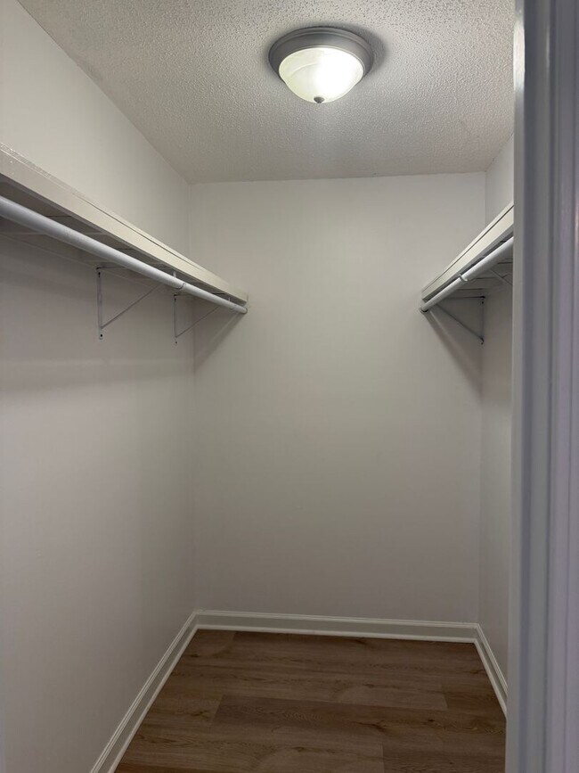 Building Photo - Lexington - Commercial Property