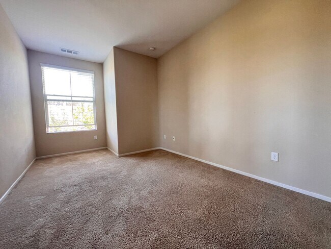 Building Photo - Sorrento Valley Second Story Corner Unit 3...
