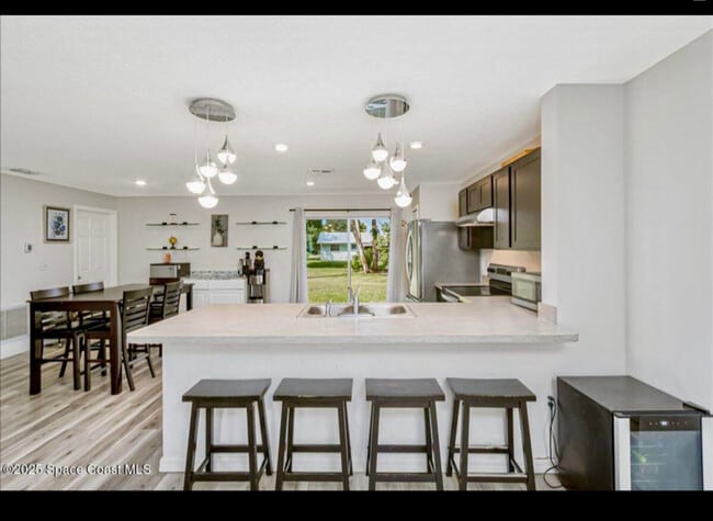 Building Photo - 1281 Barber St