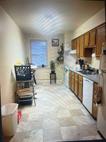 kitchen - 420 E Cumberland St