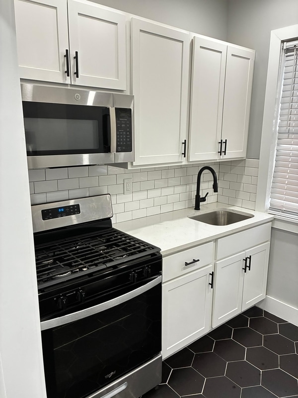 Building Photo - 2738 Riverside Ave