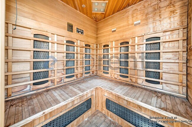 Building Photo - 138 N Hamel Dr