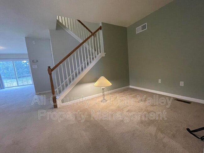 Building Photo - 1355 Mohr Cir