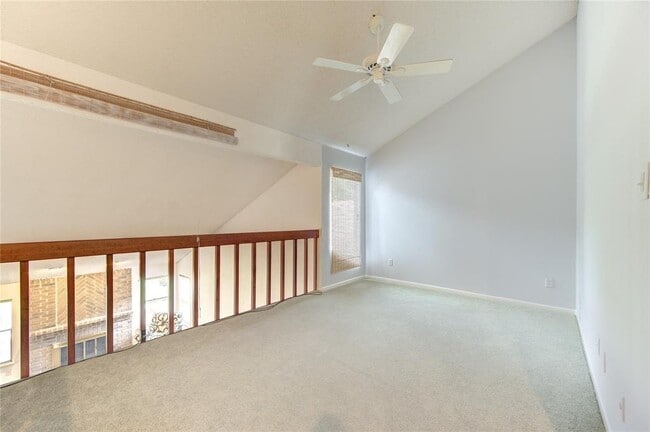 Building Photo - 2818 Crest Park Dr