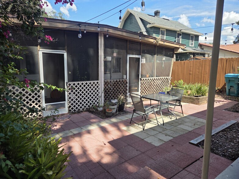 Screened in porch, rear patio - 1010 Delaney Ave
