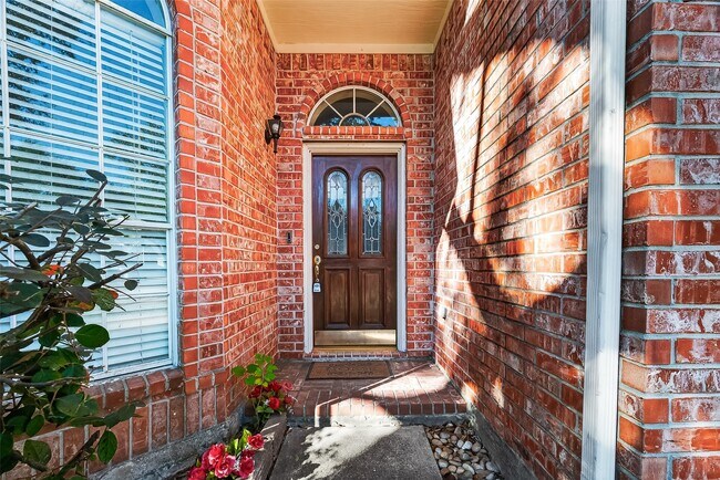 Building Photo - 910 Norfolk Dr