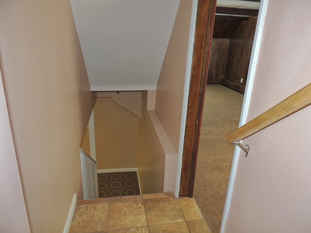 Building Photo - Renovated 3 Bedroom Colonial!