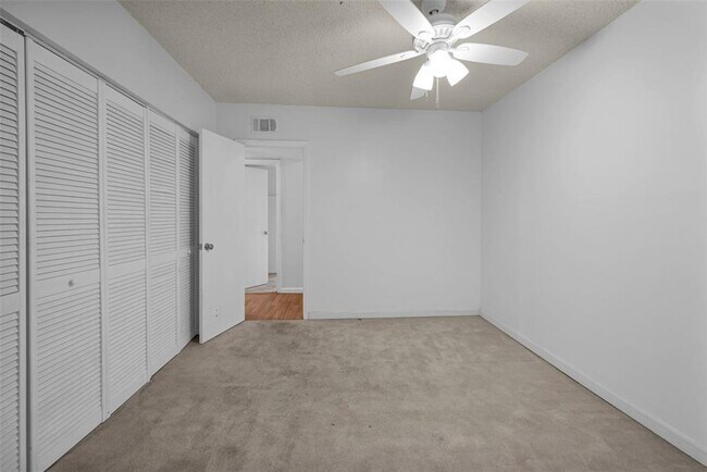 Building Photo - 4850 SW 63rd Terrace