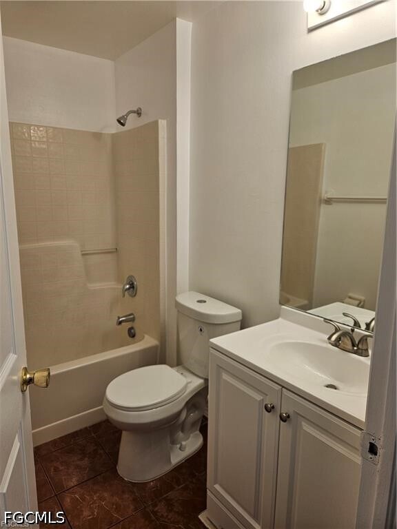 Building Photo - 2511 Sunniland Blvd
