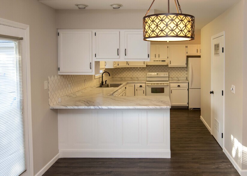 Building Photo - 130 Pierre Pl