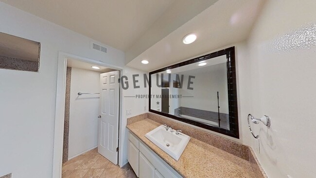 Building Photo - Coming Soon: Charming 2 Bed 2 Bath Condo i...