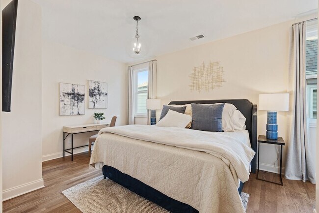 Building Photo - 1036 Clifton St