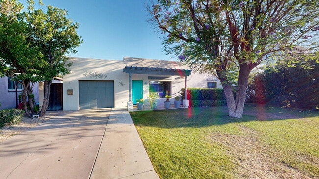 Building Photo - 4537 E Devonshire Ave
