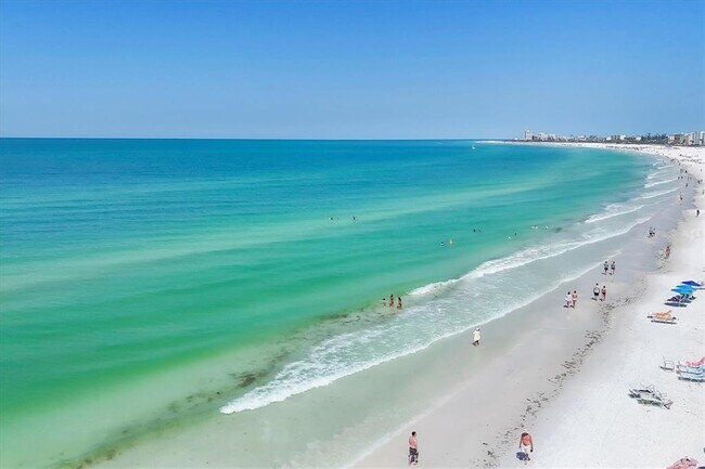 Building Photo - 1250 N Portofino Dr