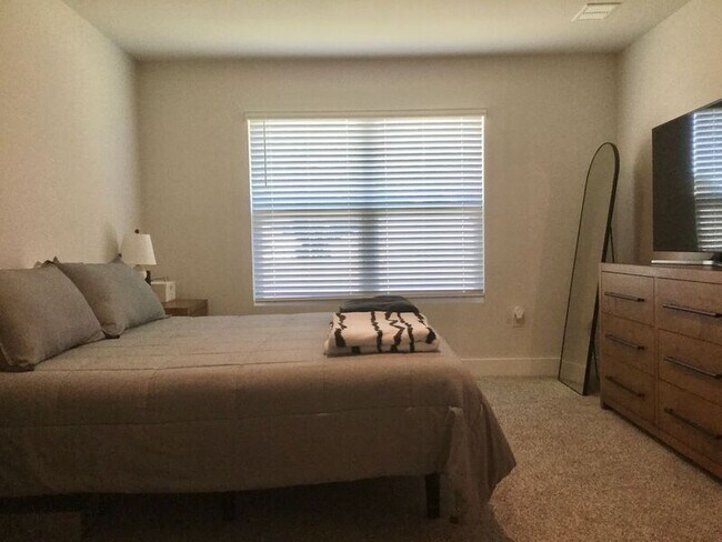 Building Photo - 8366 Burch Ct