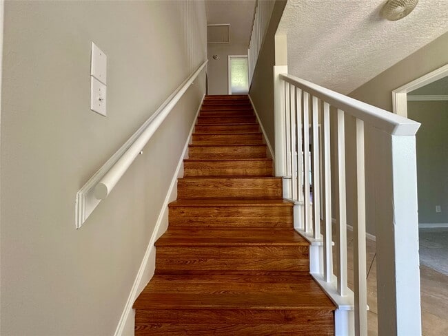 Building Photo - 2818 Stoney Wood Dr