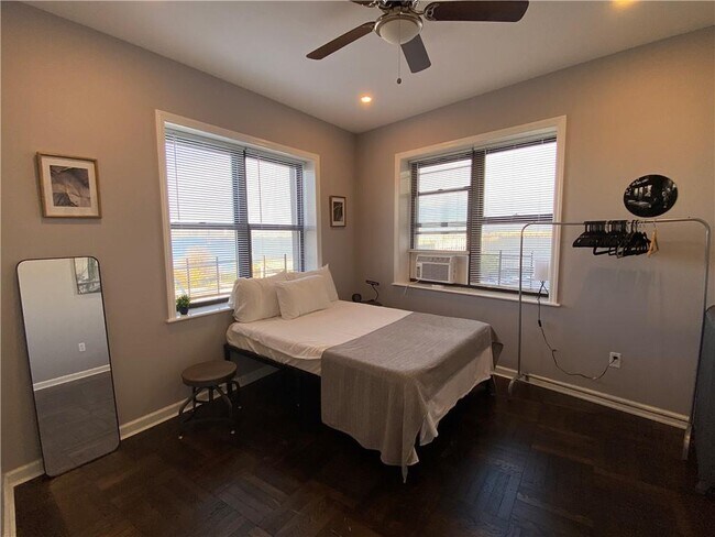 Building Photo - 2 Nicholas St