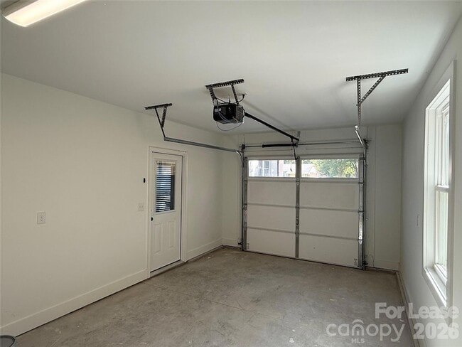 Building Photo - 1139 Clanton Rd