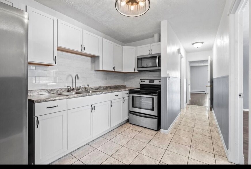 Building Photo - 3243 S 49th Ave