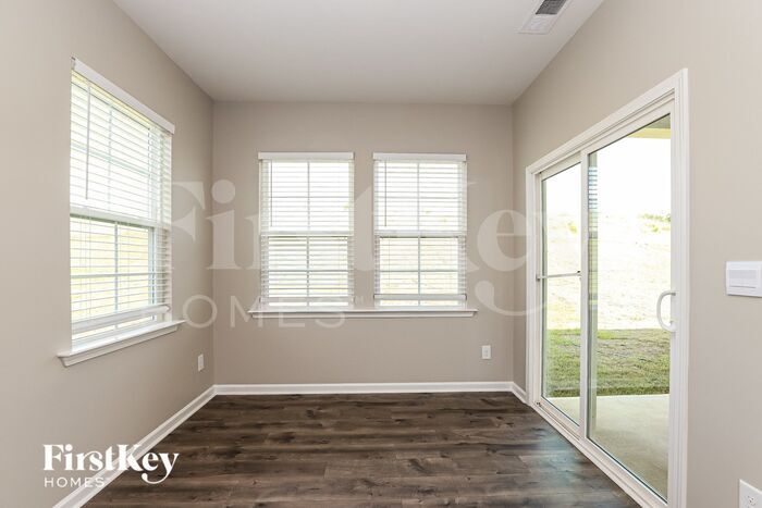 Building Photo - 353 Willowbrooke Way